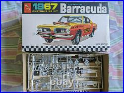 ULTRA RARE! ORIGINAL AMT 1967 BARRACUDA FASTBACK Model Kit COMPLETE C@@L